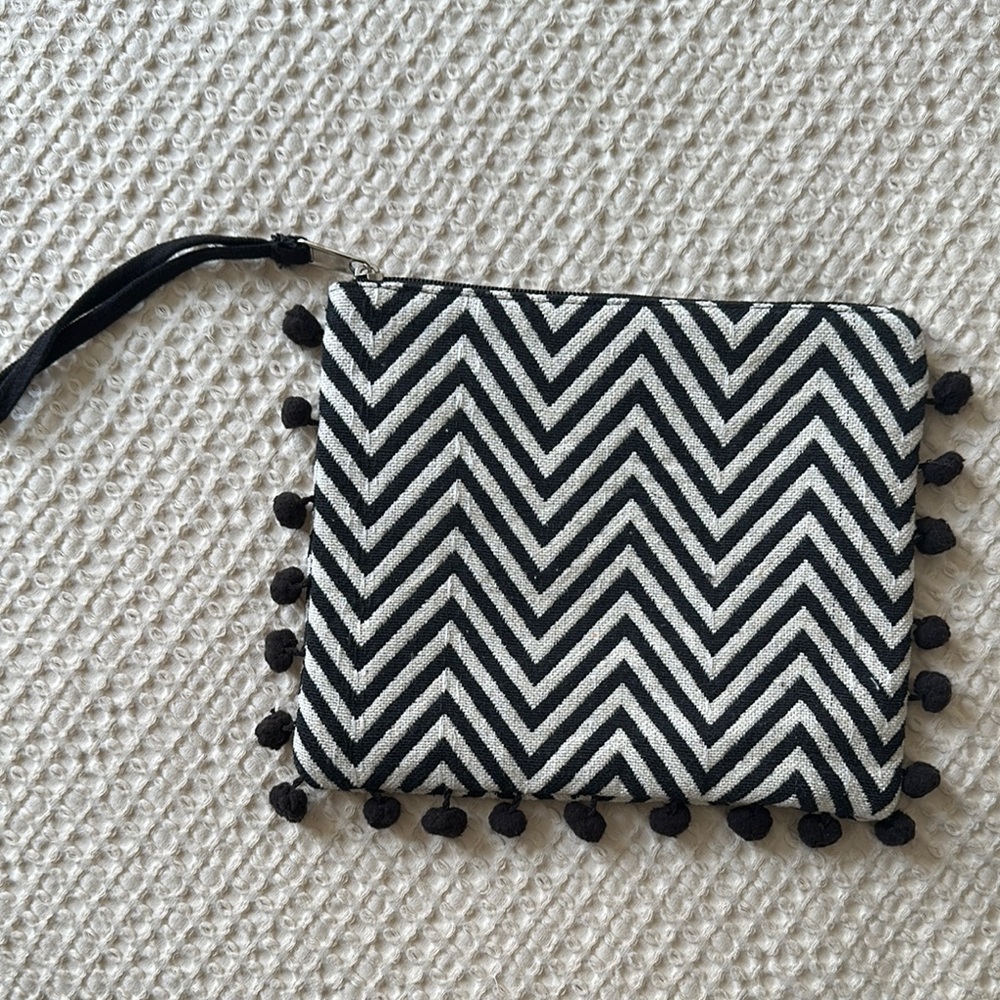 Colorful Patterned Clutch Set - Picture 10 of 13